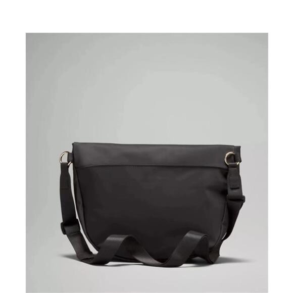 Lululemon Crossbody Bag Large 5L foldable storage bag, shoulder bag, Fanny Pack. - Picture 3 of 10